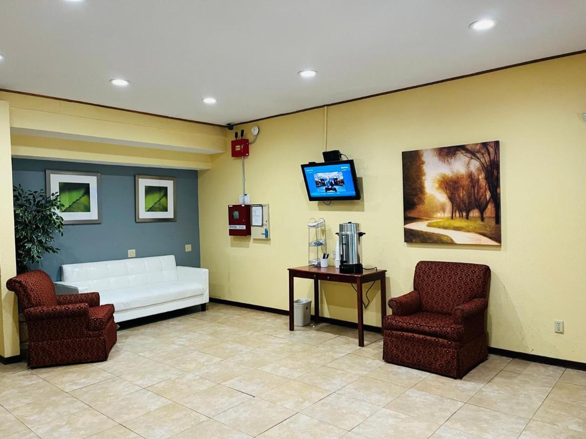 Rodeway Inn Whitehall Extérieur photo