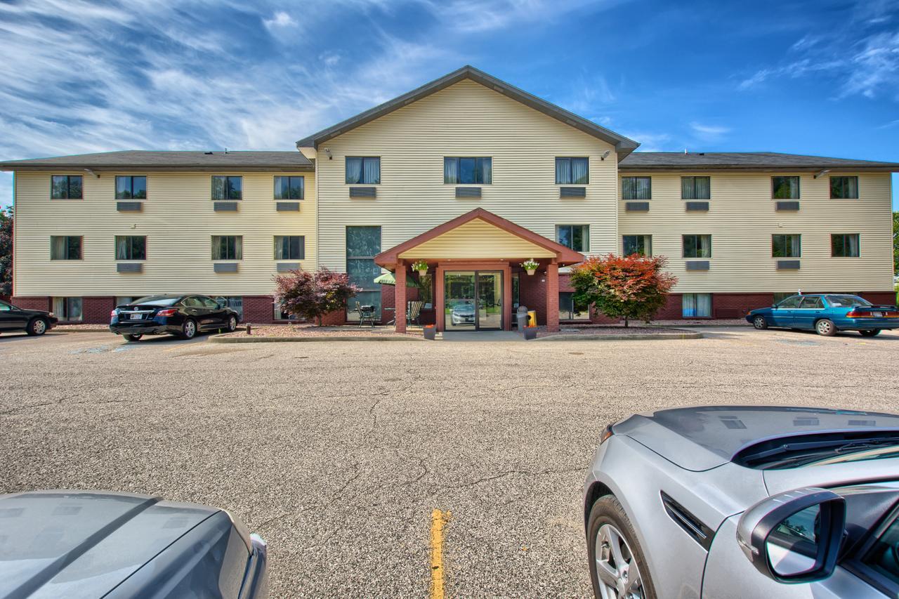 Rodeway Inn Whitehall Extérieur photo